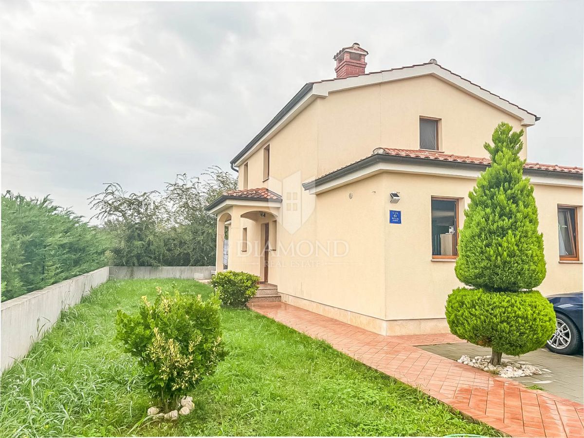 Parenzo, casa moderna con piscina vicino a Parenzo!