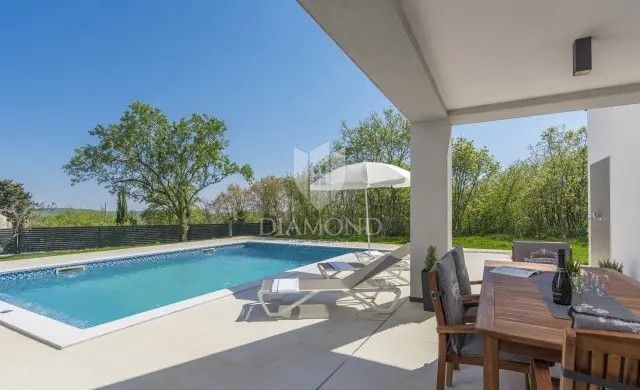 Marčana, Casa vacanze con piscina in posizione tranquilla