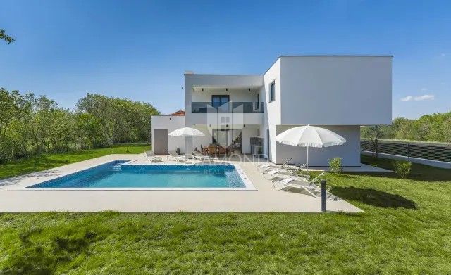 Marčana, Casa vacanze con piscina in posizione tranquilla