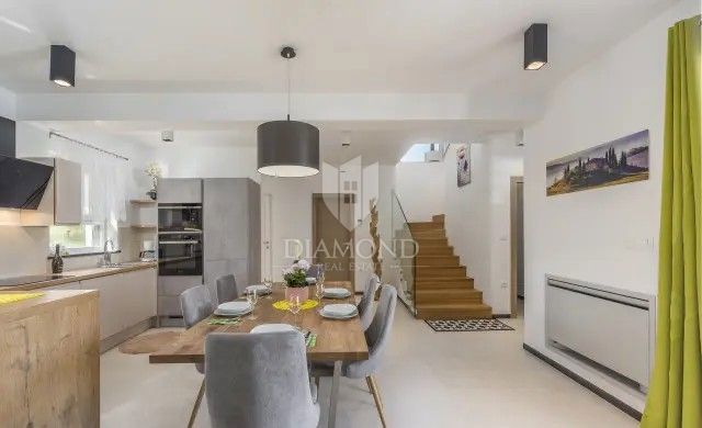 Marčana, Casa vacanze con piscina in posizione tranquilla