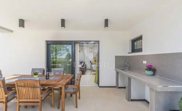 Marčana, Casa vacanze con piscina in posizione tranquilla