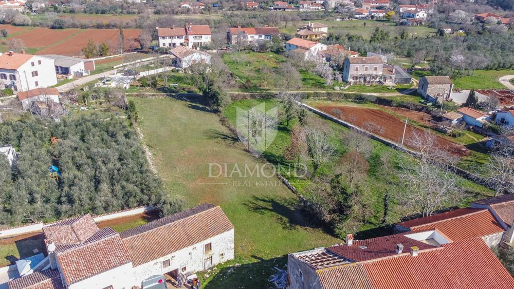 Terreno edificabile con edificabilità registrata a Valtura! 