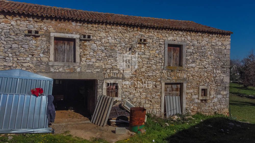 Terreno edificabile con edificabilità registrata a Valtura! 