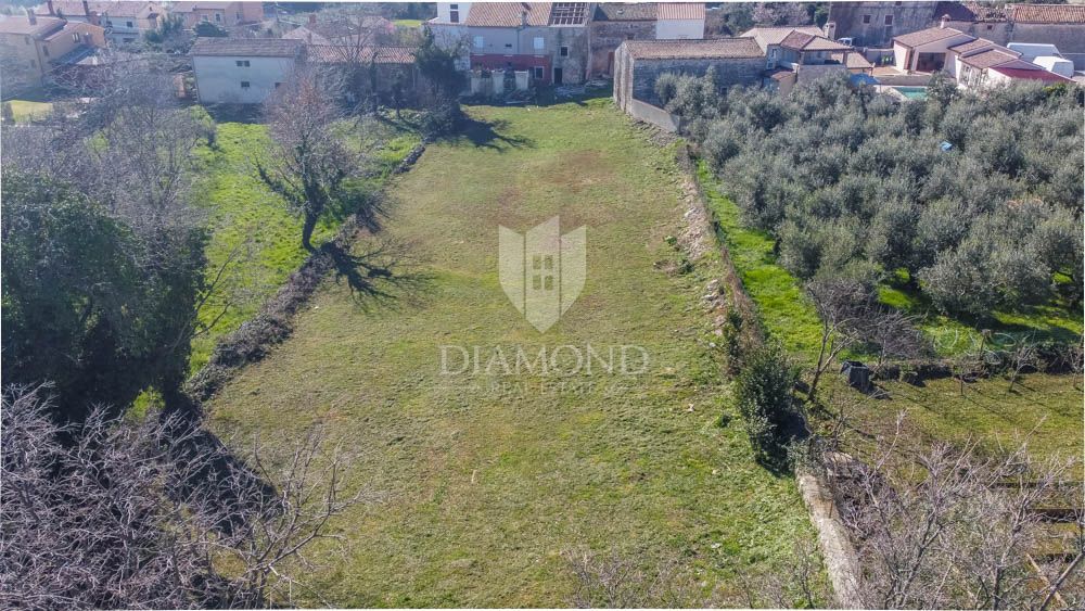 Terreno edificabile con edificabilità registrata a Valtura! 