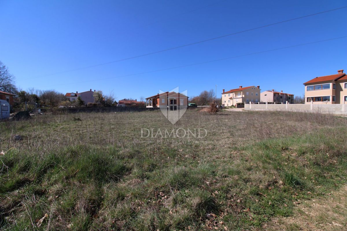 Labin, dintorni, terreno edificabile vicino alla città 