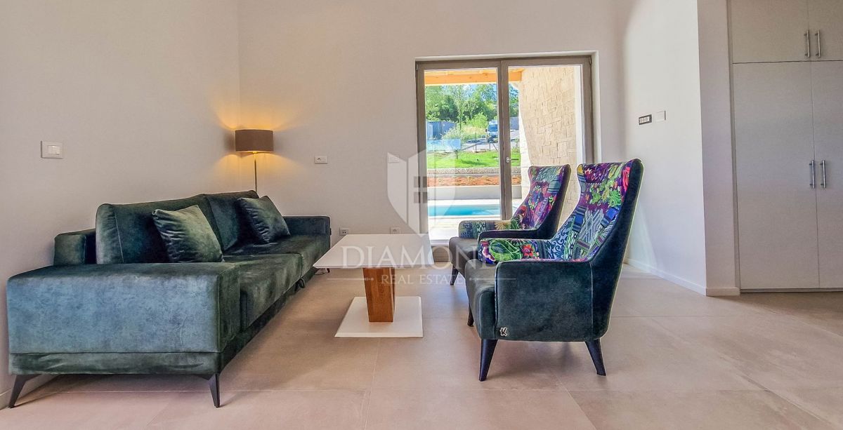 Motovun, magica villa di 158 m2 con vista su Motovun!