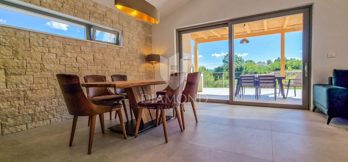 Motovun, magica villa di 158 m2 con vista su Motovun!