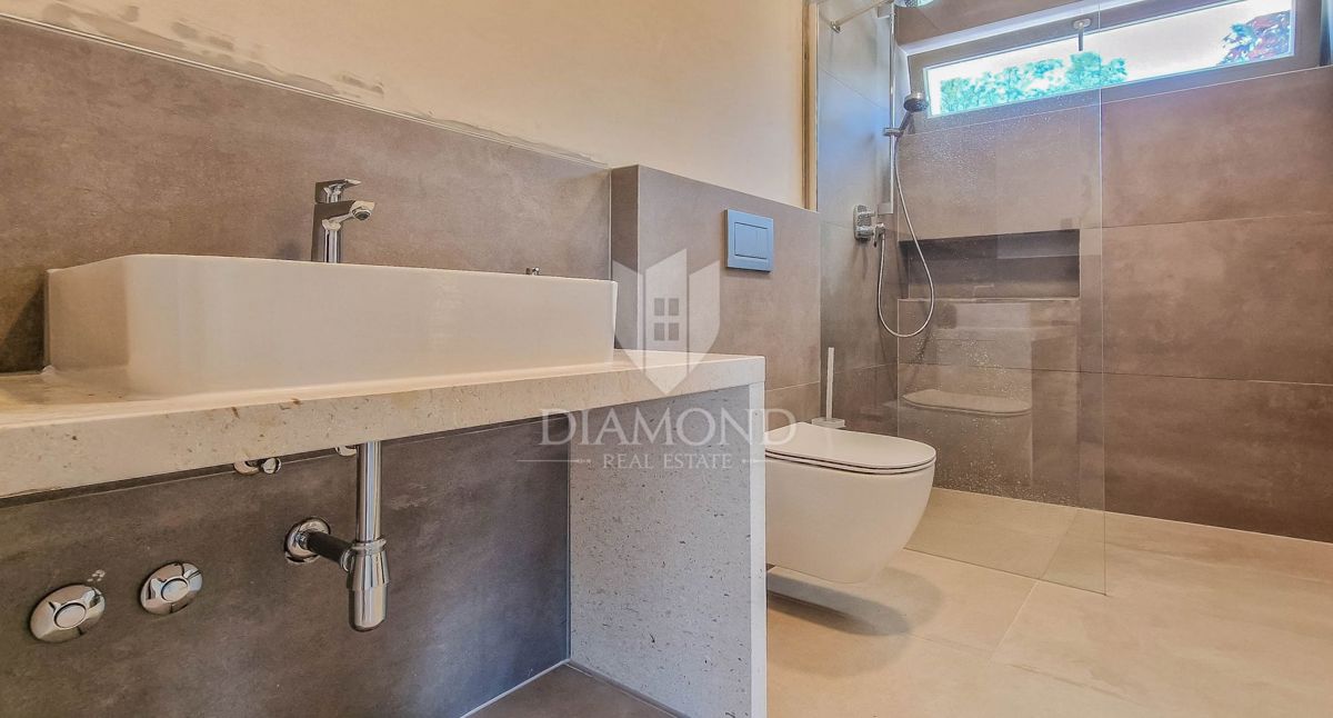 Motovun, magica villa di 158 m2 con vista su Motovun!