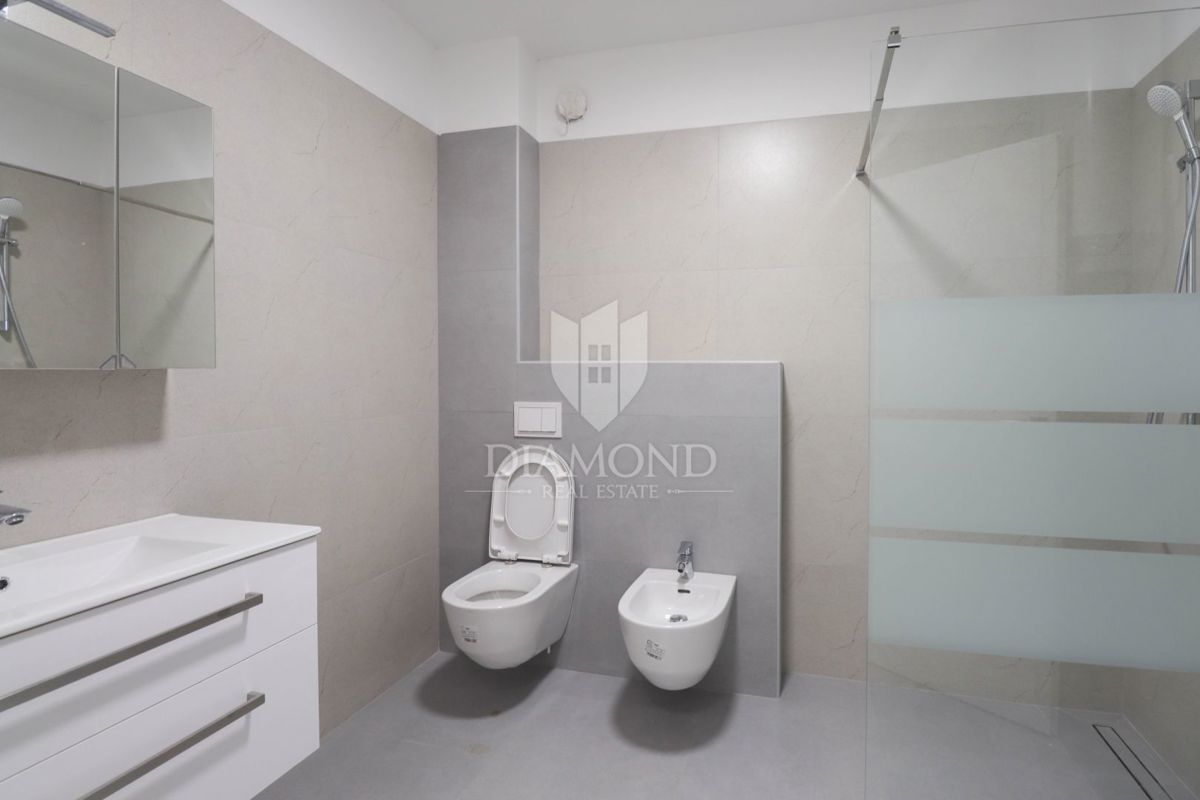 Rovigno, nuovo appartamento con balcone