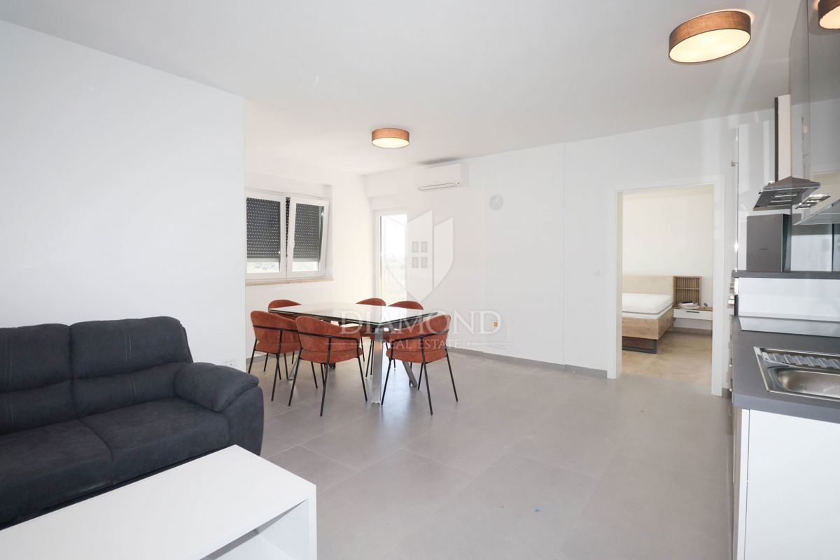 Rovigno, nuovo appartamento con balcone