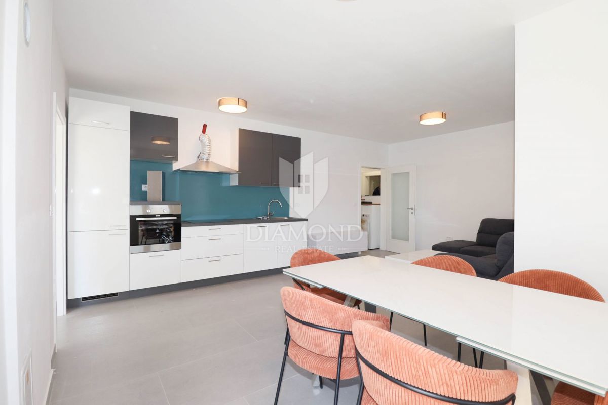 Rovigno, nuovo appartamento con balcone