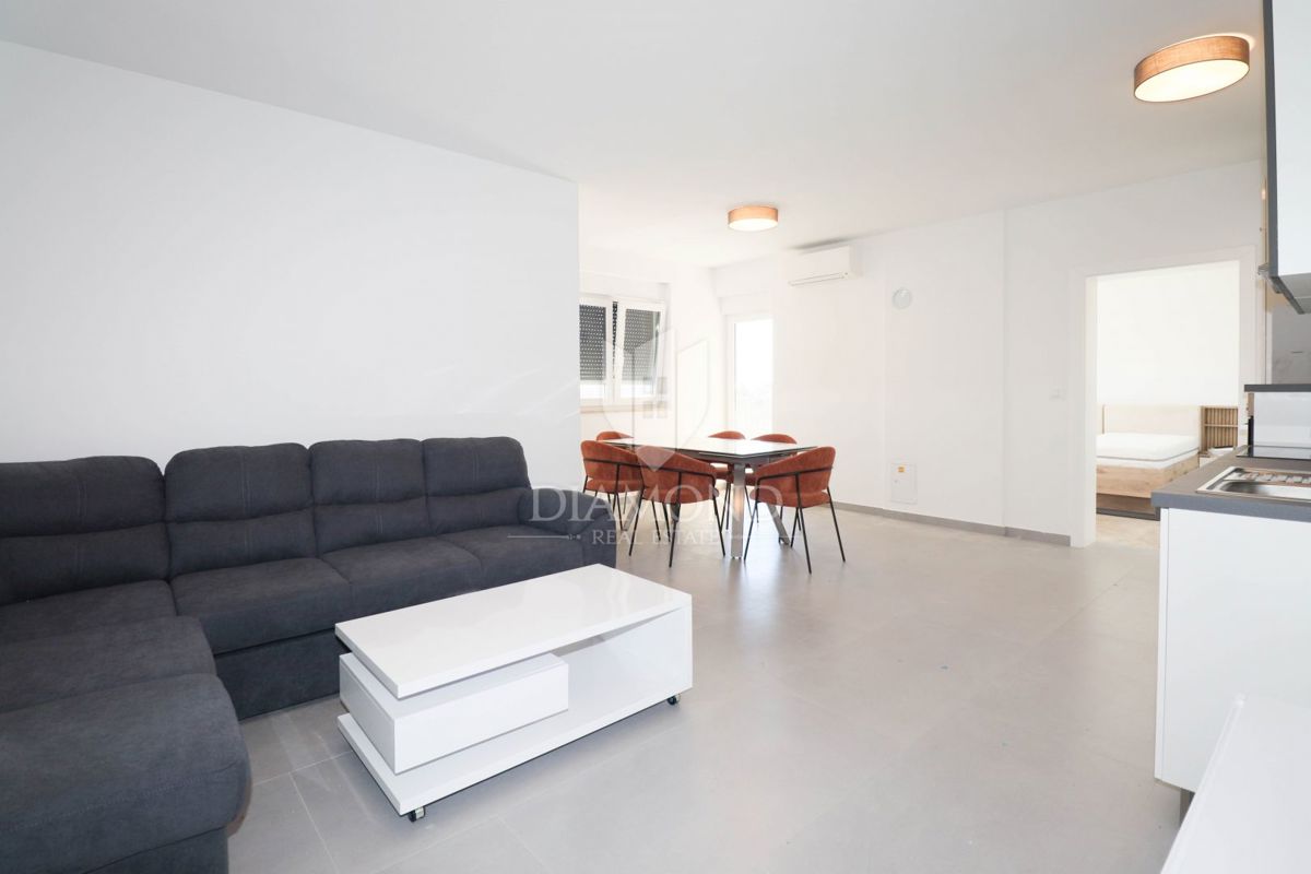 Rovigno, nuovo appartamento con balcone