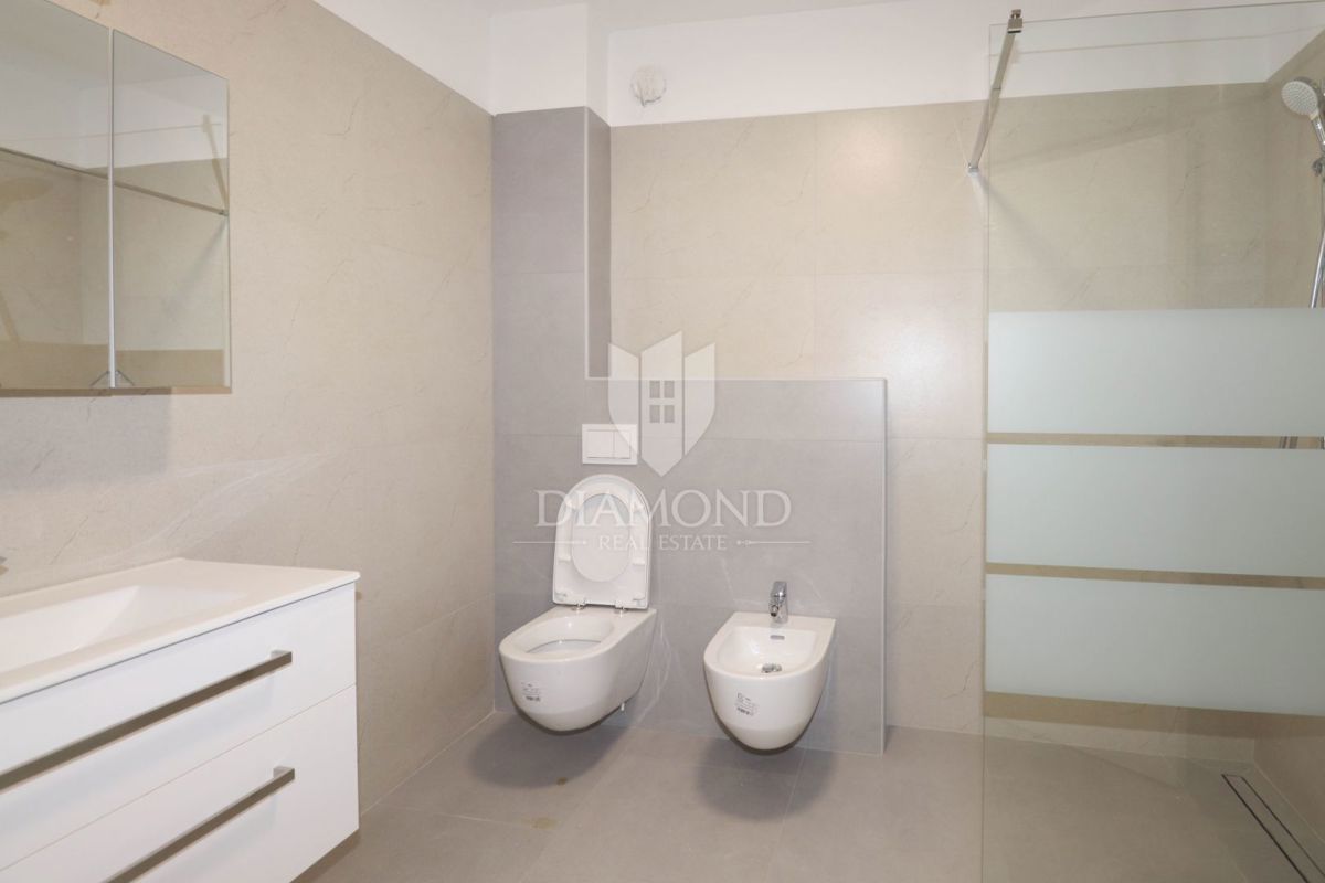 Rovigno, nuovo appartamento con balcone