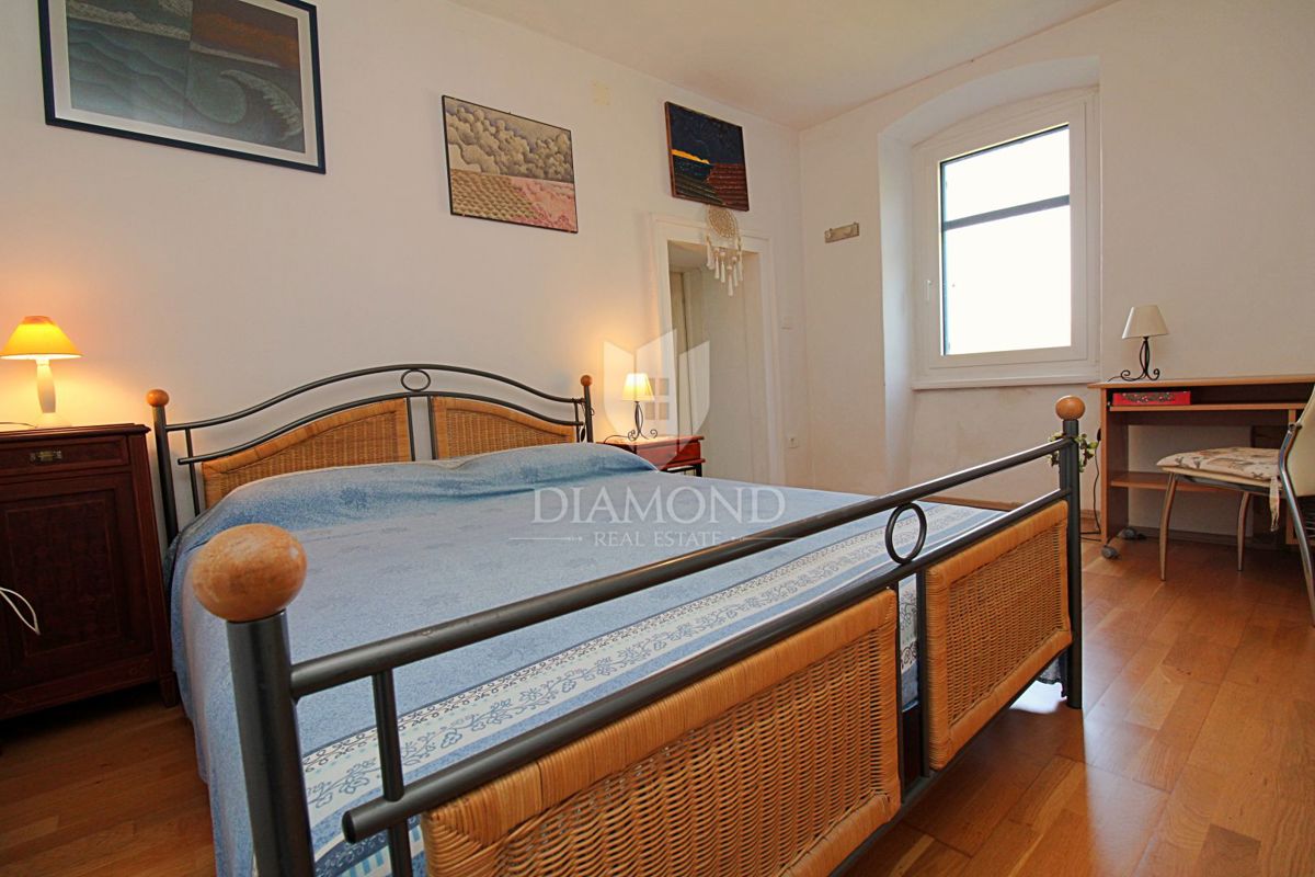 Labin, dintorni, casa molto speciale vicino al mare