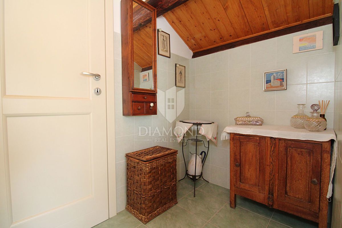 Labin, dintorni, casa molto speciale vicino al mare