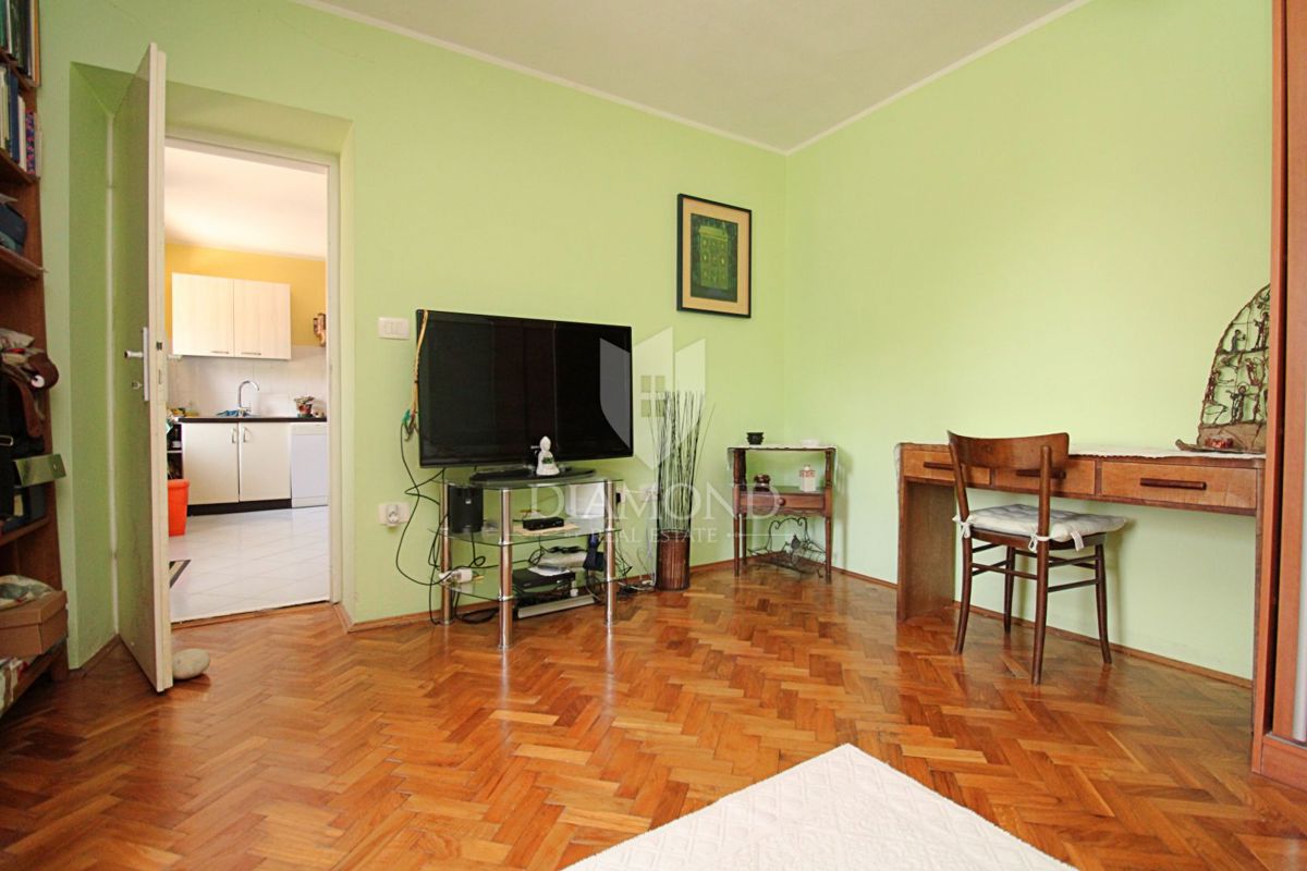 Labin, dintorni, casa molto speciale vicino al mare