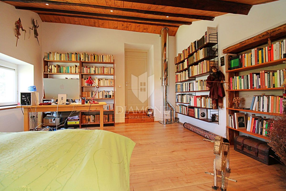 Labin, dintorni, casa molto speciale vicino al mare