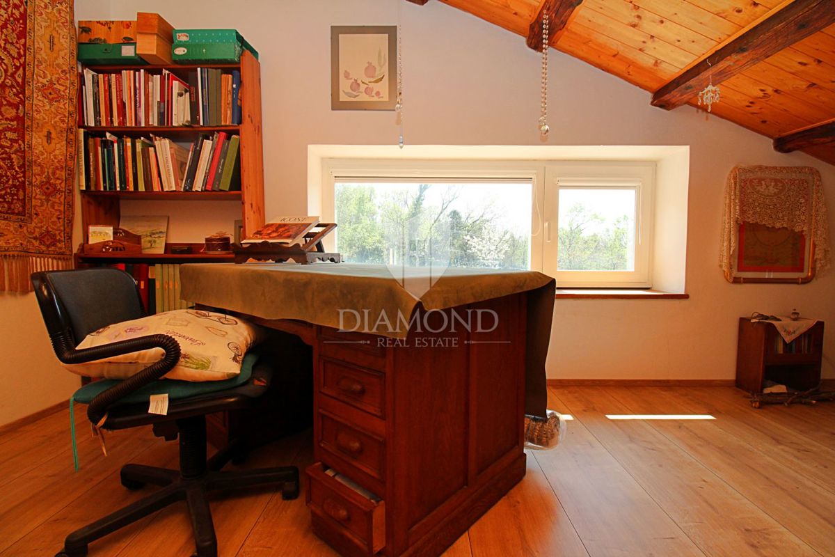 Labin, dintorni, casa molto speciale vicino al mare