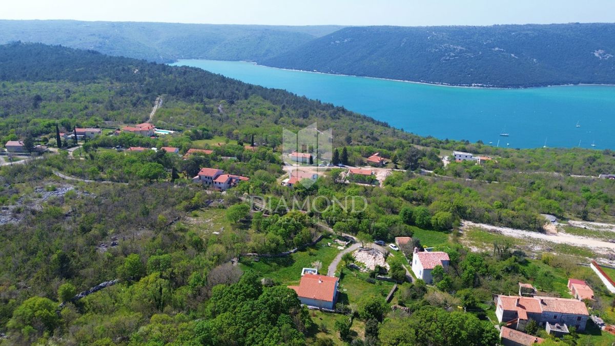 Labin, dintorni, casa molto speciale vicino al mare