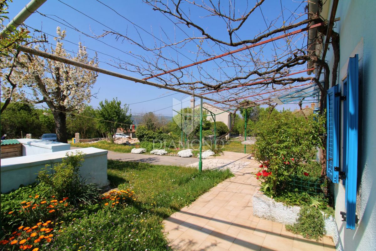 Labin, dintorni, casa molto speciale vicino al mare