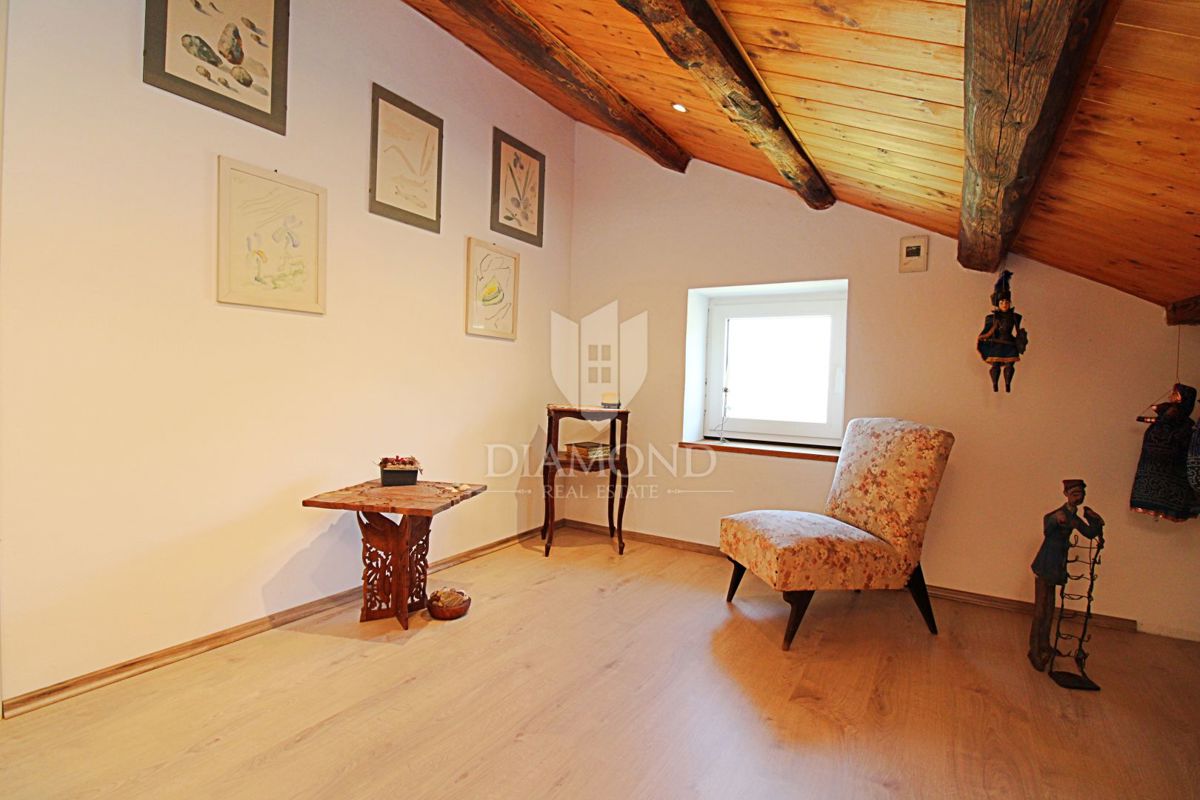 Labin, dintorni, casa molto speciale vicino al mare