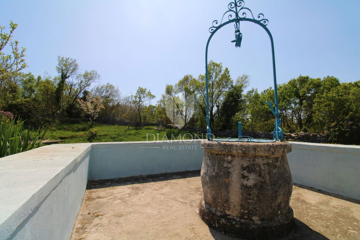 Labin, dintorni, casa molto speciale vicino al mare