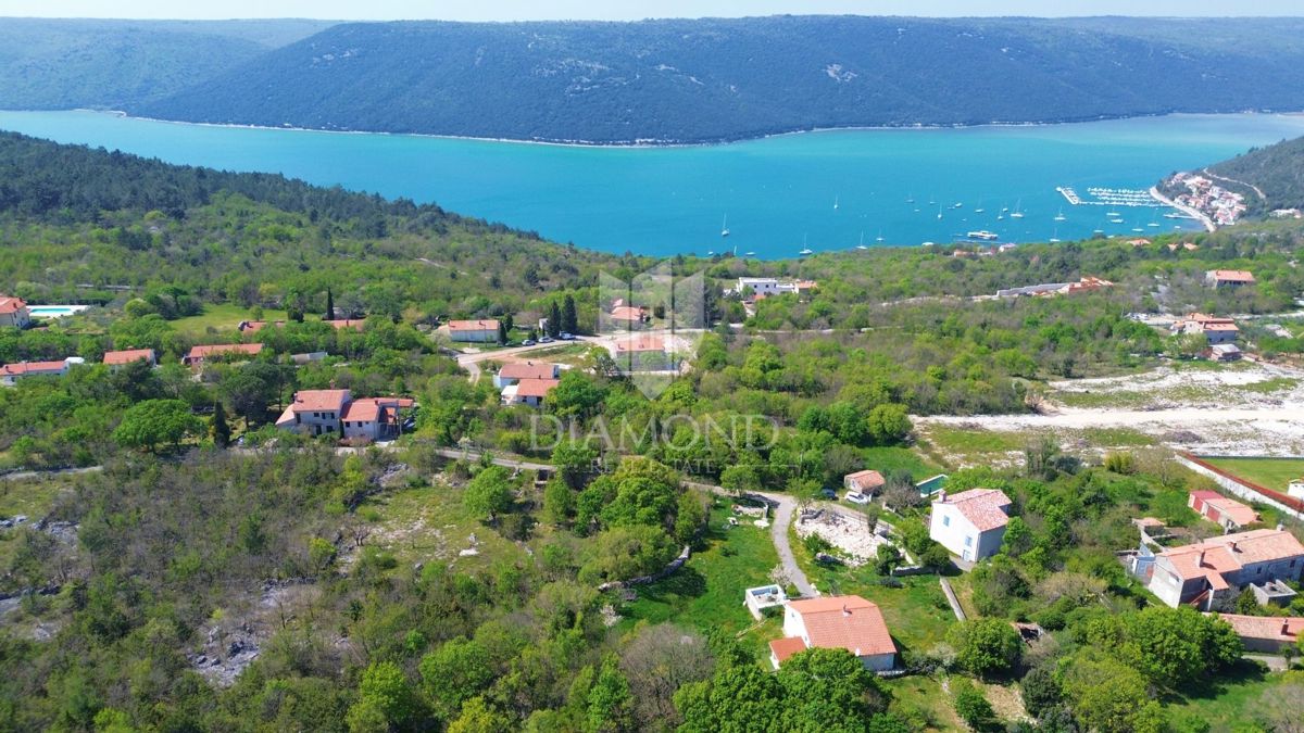 Labin, dintorni, casa molto speciale vicino al mare