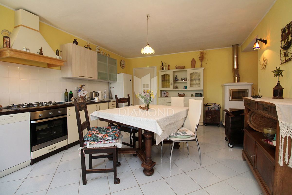 Labin, dintorni, casa molto speciale vicino al mare