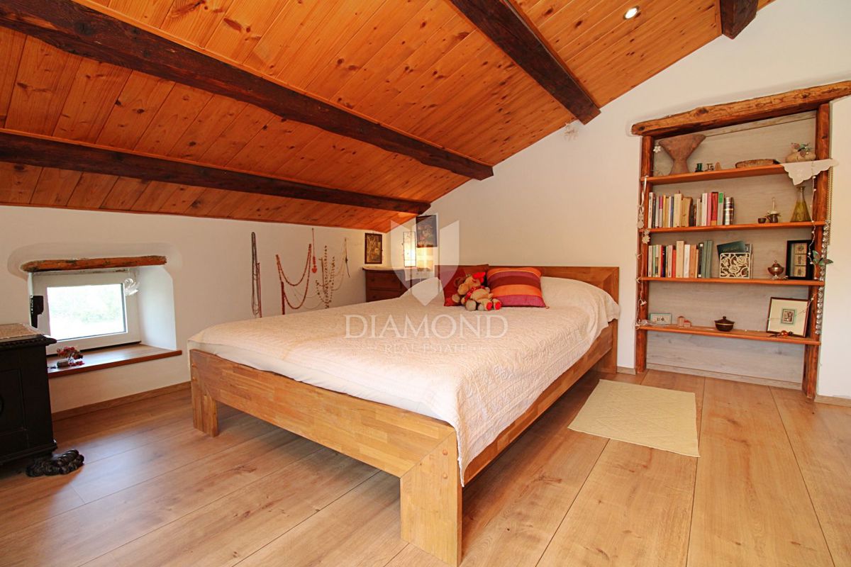 Labin, dintorni, casa molto speciale vicino al mare