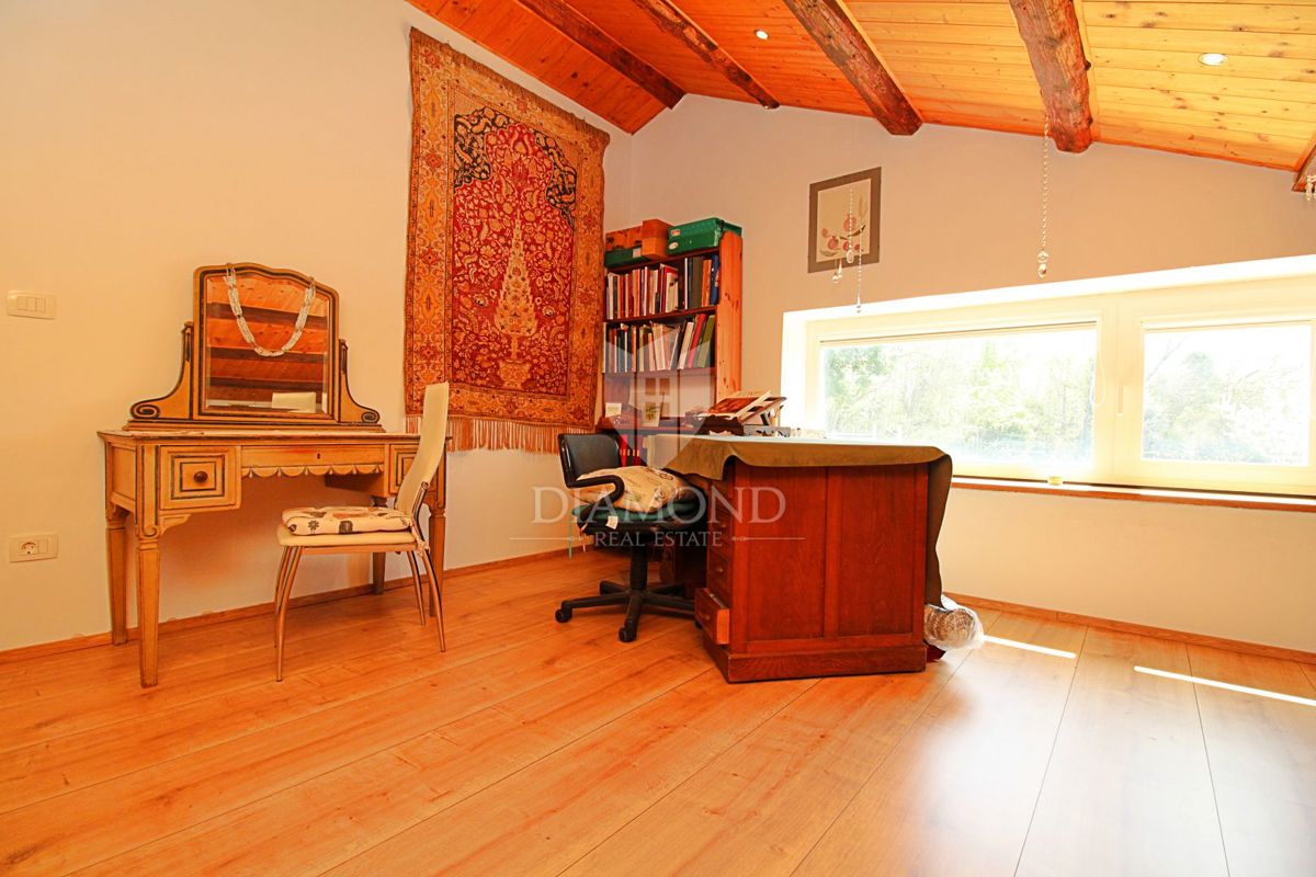 Labin, dintorni, casa molto speciale vicino al mare