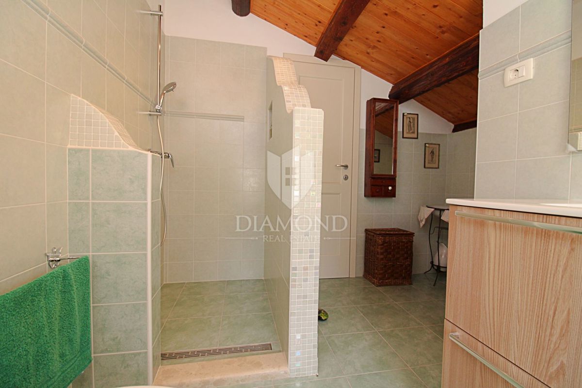 Labin, dintorni, casa molto speciale vicino al mare