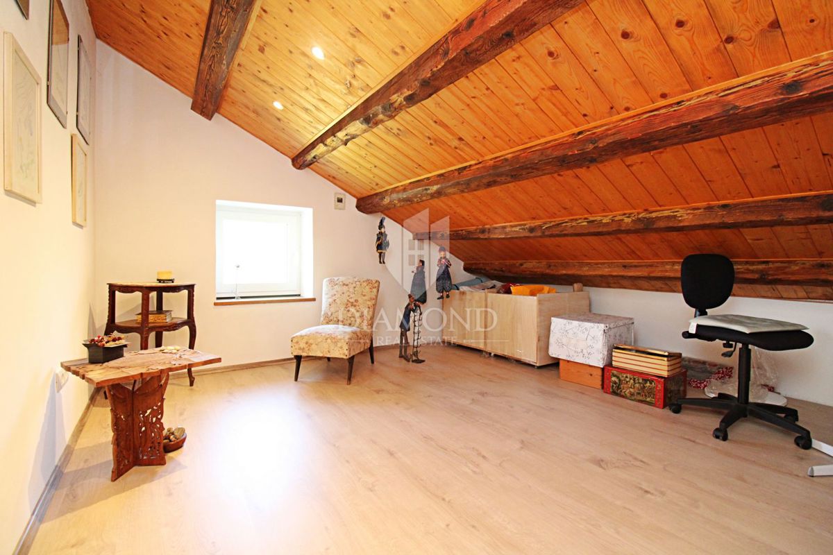 Labin, dintorni, casa molto speciale vicino al mare