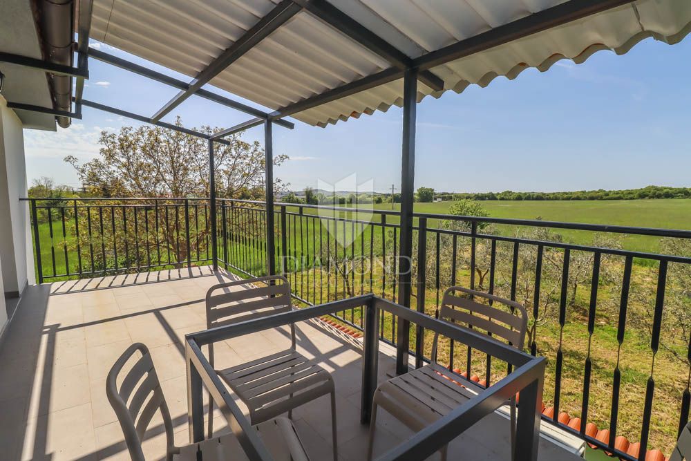 Bellissimo appartamento moderno vicino a Pola! 