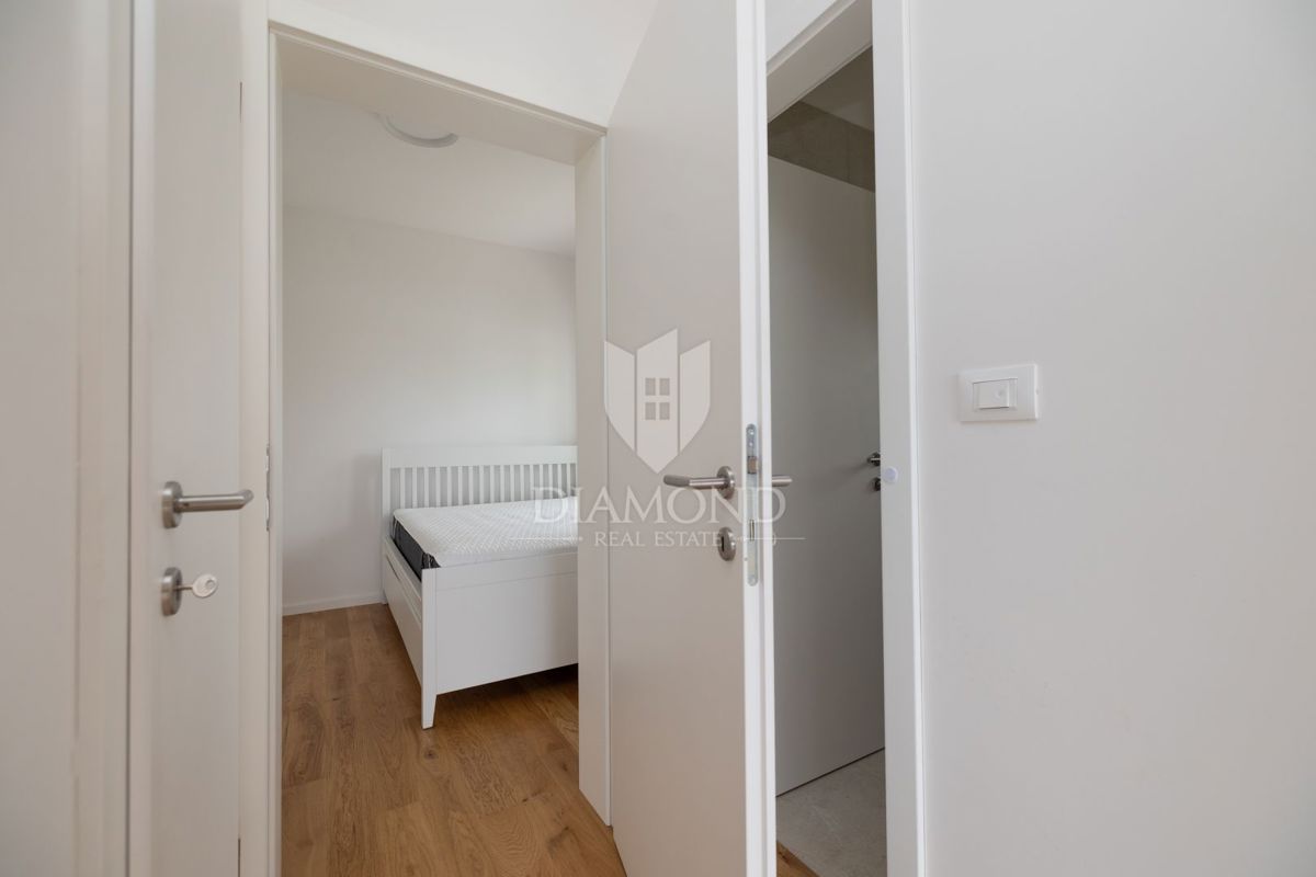 Rovigno, dintorni, nuova casa con terrazza e giardino