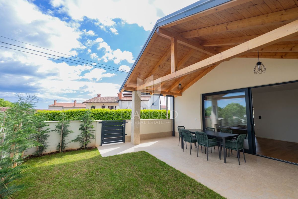 Rovigno, dintorni, nuova casa con terrazza e giardino