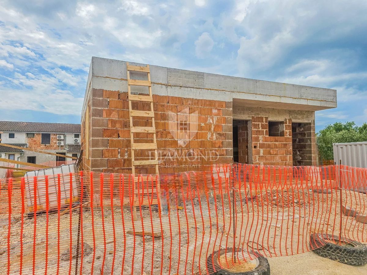 Salvore, Umago! Casa indipendente in fase di costruzione!