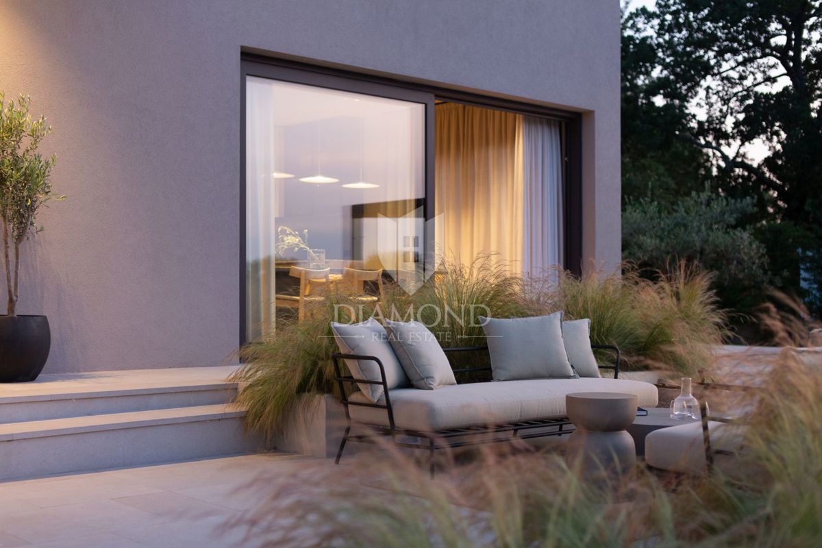 Parenzo – dintorni: Villa da sogno in posizione tranquilla