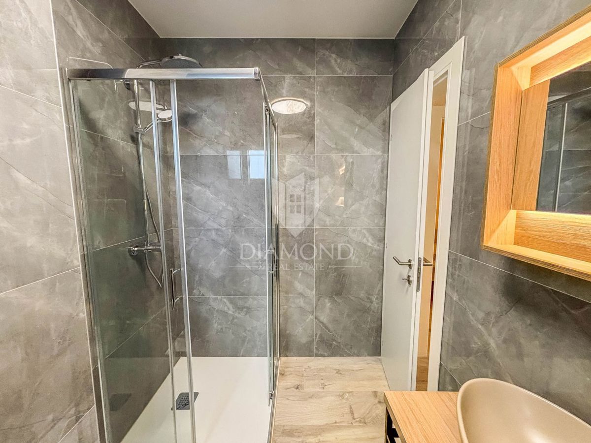 Umago, San Lorenzo, Trilocale arredato con vista mare!