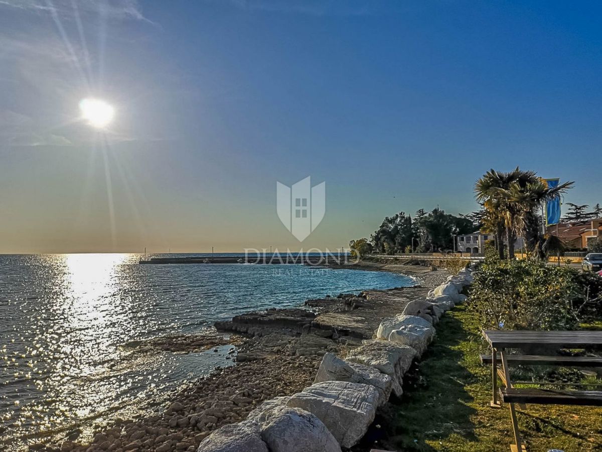 Umago, San Lorenzo, Trilocale arredato con vista mare!