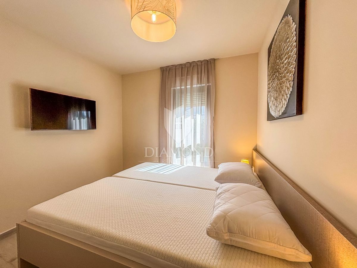 Umago, San Lorenzo, Trilocale arredato con vista mare!