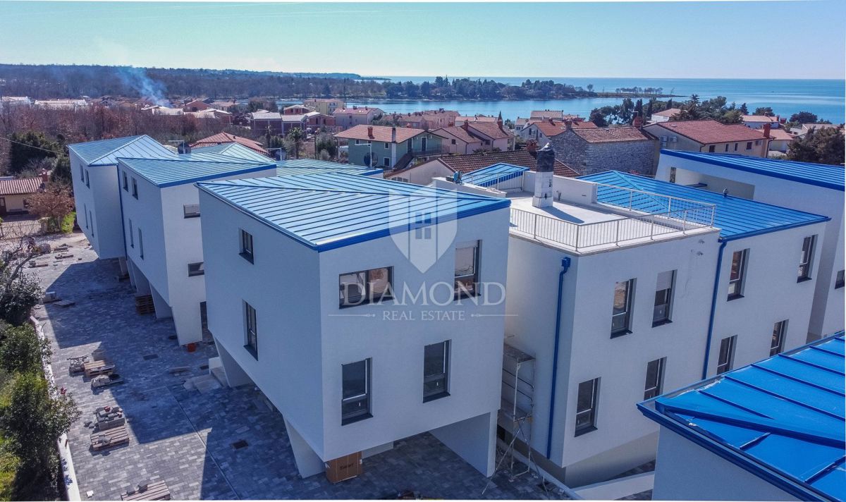 Umago, San Lorenzo, Trilocale arredato con vista mare!