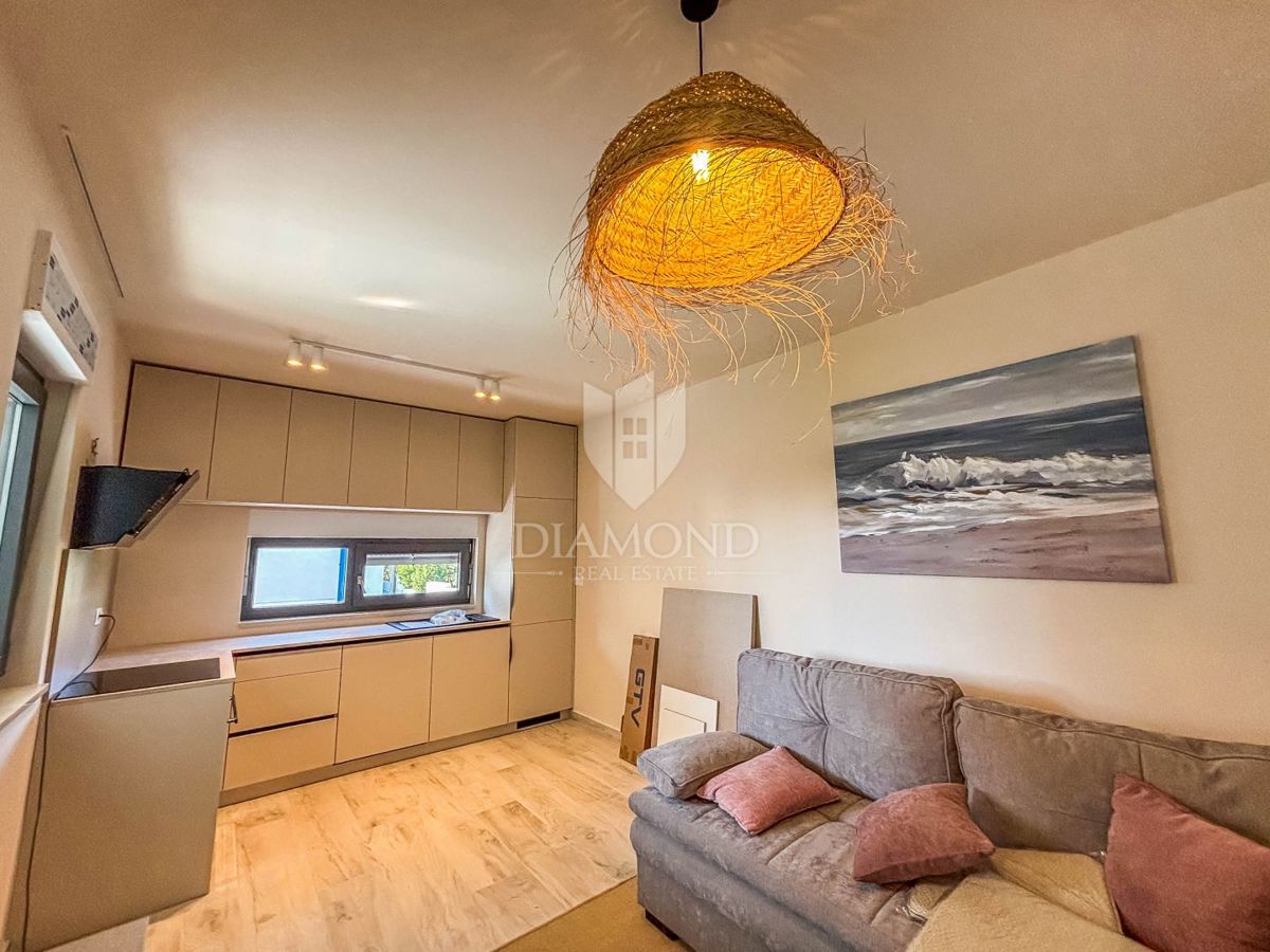 Umago, San Lorenzo, Trilocale arredato con vista mare!