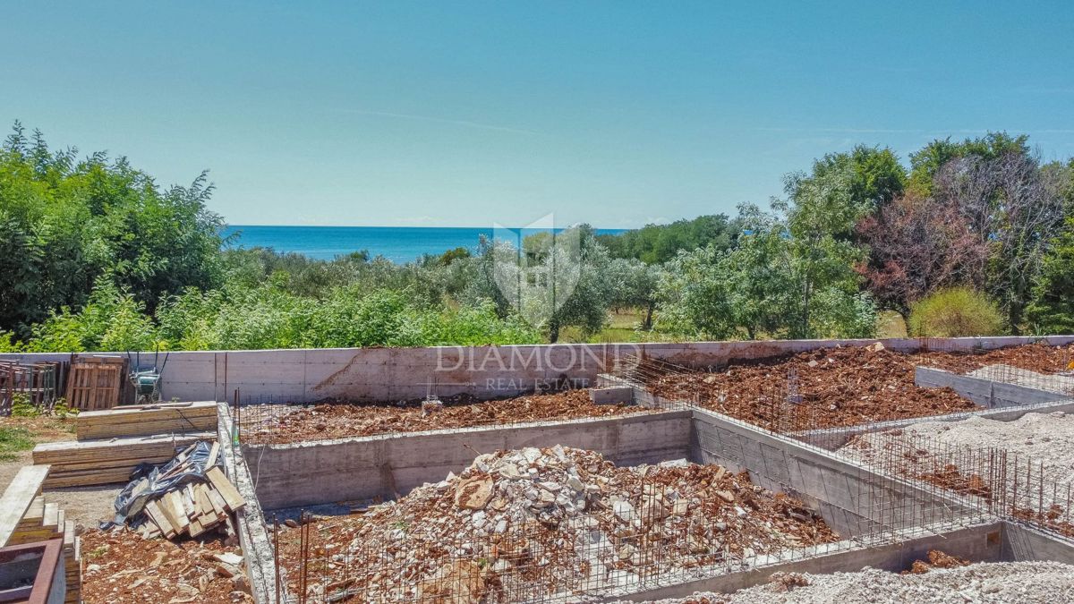 Umago, dintorni - casa moderna in prima fila sul mare!