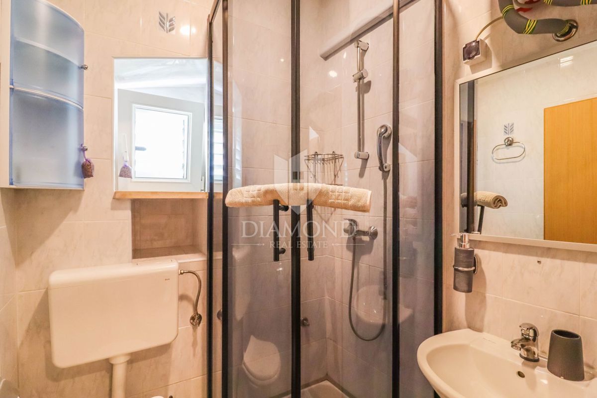 Occasione! Rovigno! Centro! Appartamento con due terrazze!