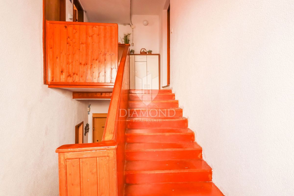 Occasione! Rovigno! Centro! Appartamento con due terrazze!