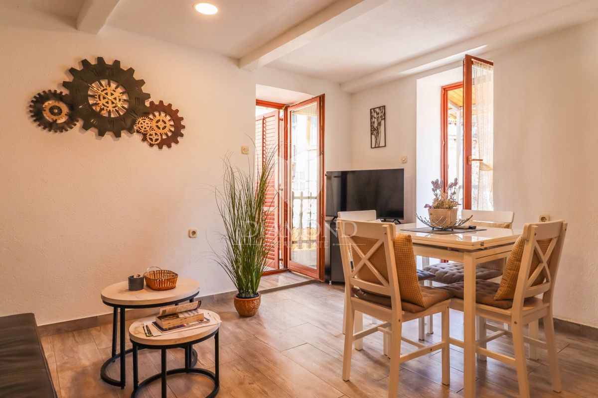 Occasione! Rovigno! Centro! Appartamento con due terrazze!