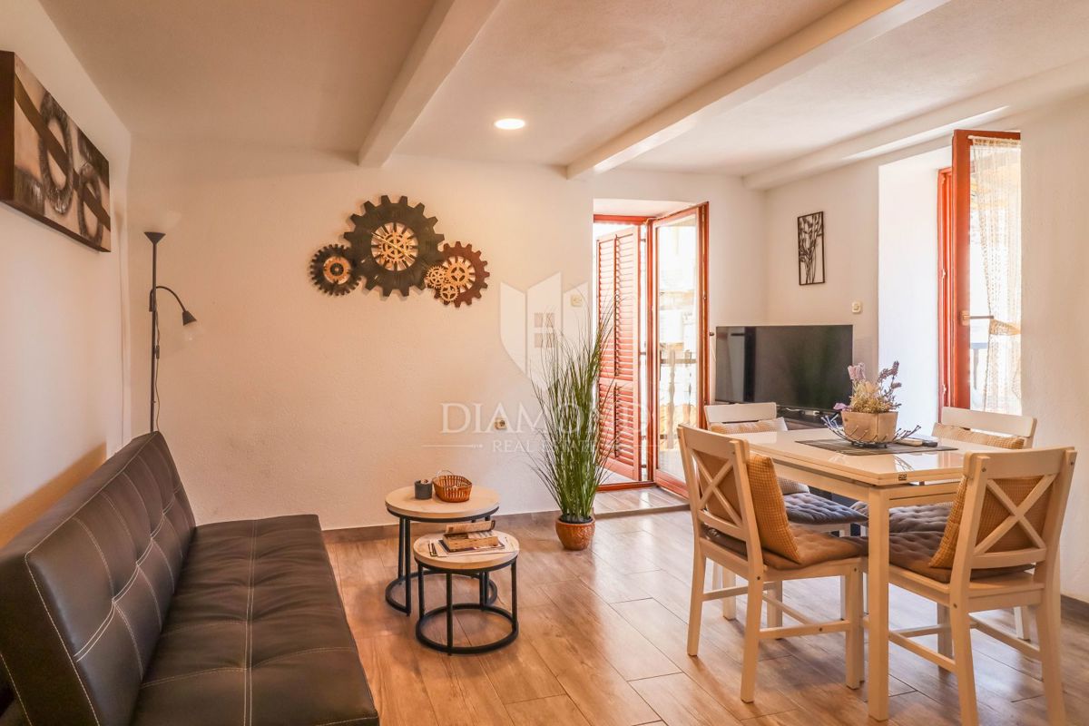 Occasione! Rovigno! Centro! Appartamento con due terrazze!