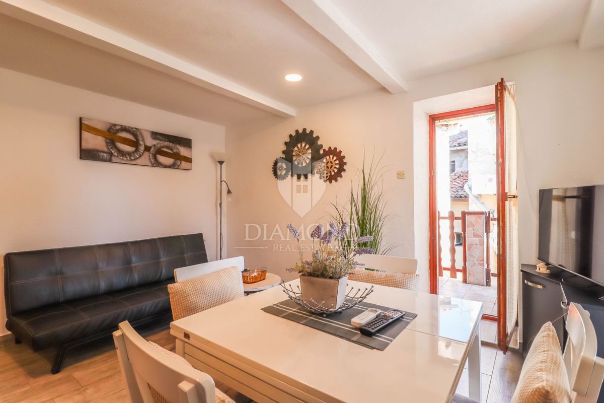 Occasione! Rovigno! Centro! Appartamento con due terrazze!