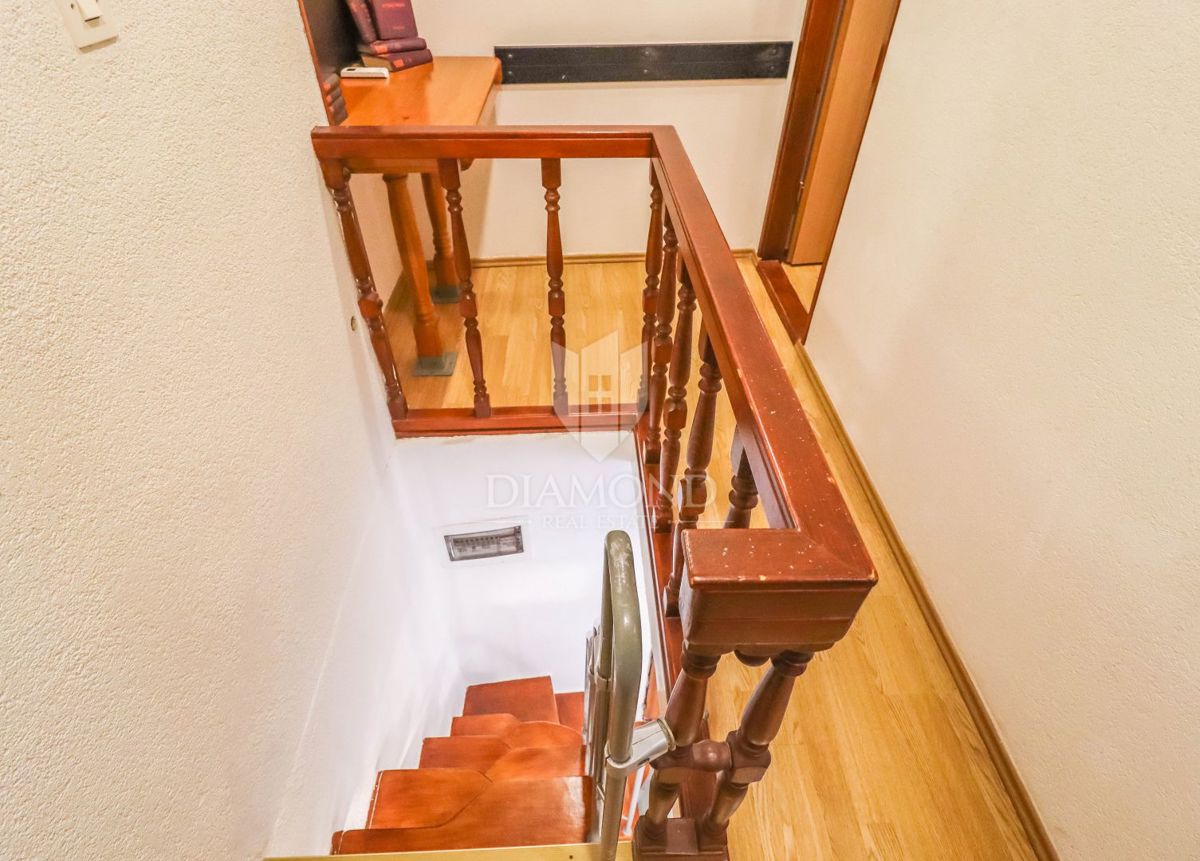 Occasione! Rovigno! Centro! Appartamento con due terrazze!