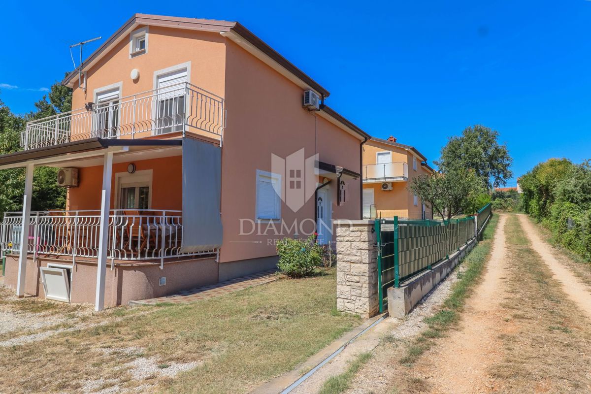 Umago, dintorni, casa indipendente in una posizione tranquilla!